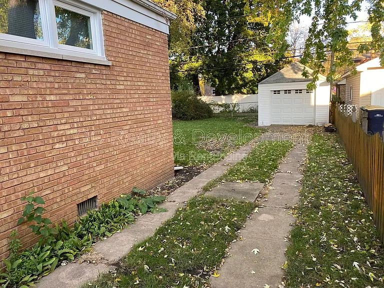 9121 S Utica Ave — Photo 22