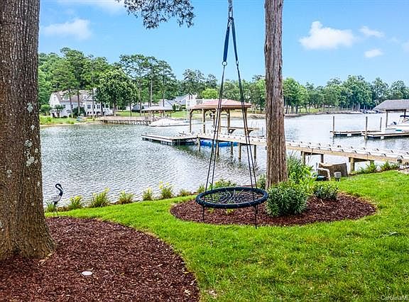 2nd image of 104 Pebble Brook Ln #23