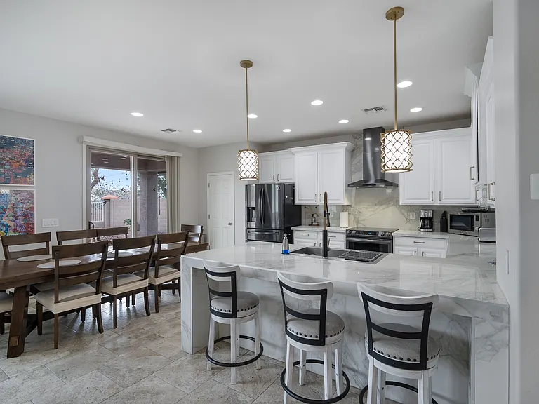 8753 W Lamar Rd — Photo 3