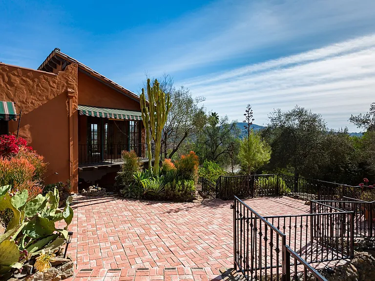 8873 Golf Dr — Photo 35