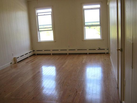 3rd image of 257 Belleville Ave