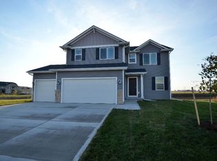 221 Avondale Ct, Ankeny, IA 50021