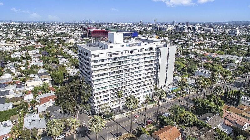 1st image of 838 N Doheny Dr APT 606