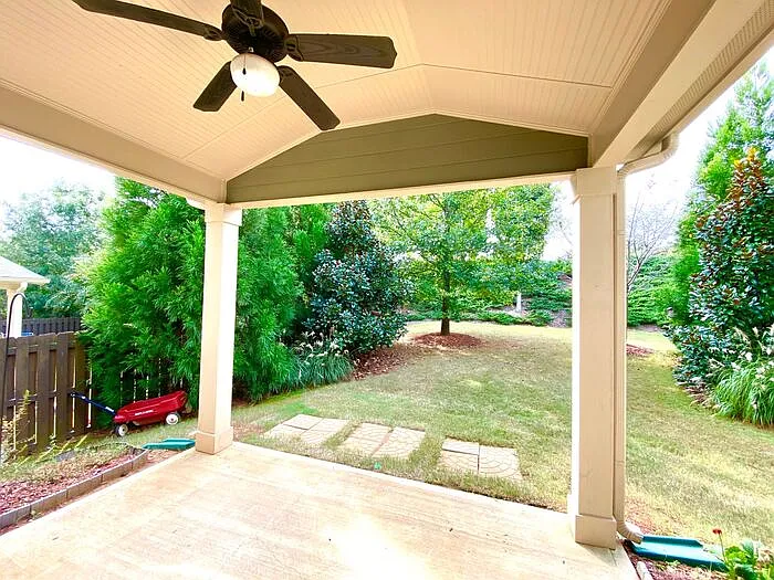 302 Montgomery Way — Photo 5