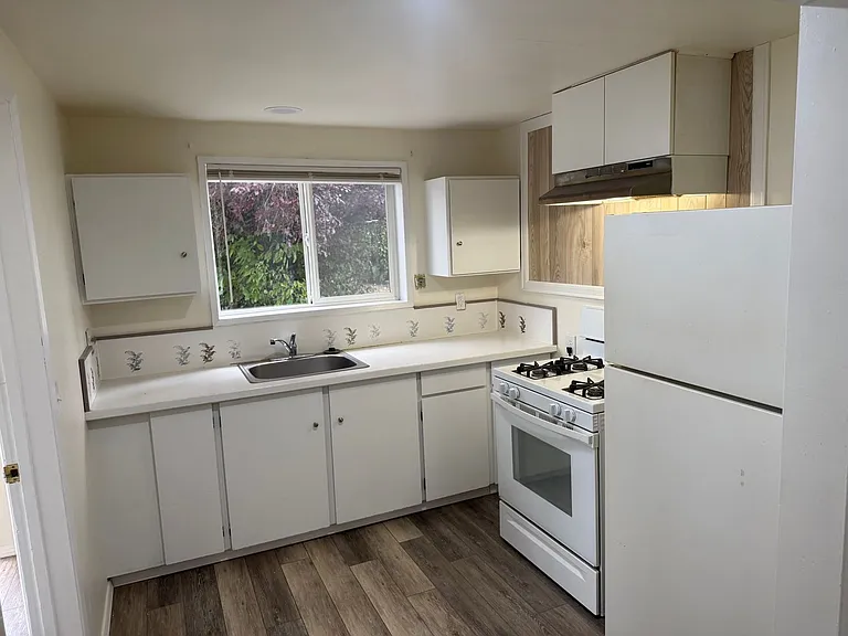Loberg Marty - 509 East Division - 3 Units — Photo 7