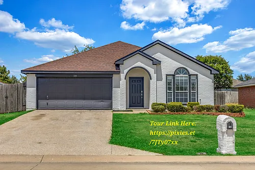 720 Mackenzi Dr Photo 1