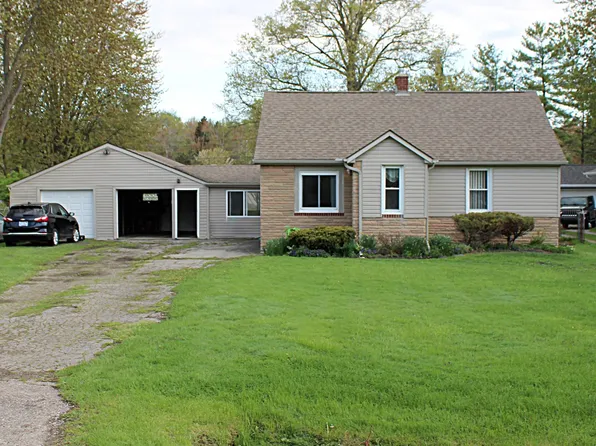 38141 Murdick Dr, New Baltimore, MI 48047