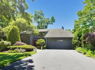 11515 Burr Oak Ln, Burr Ridge, IL 60527