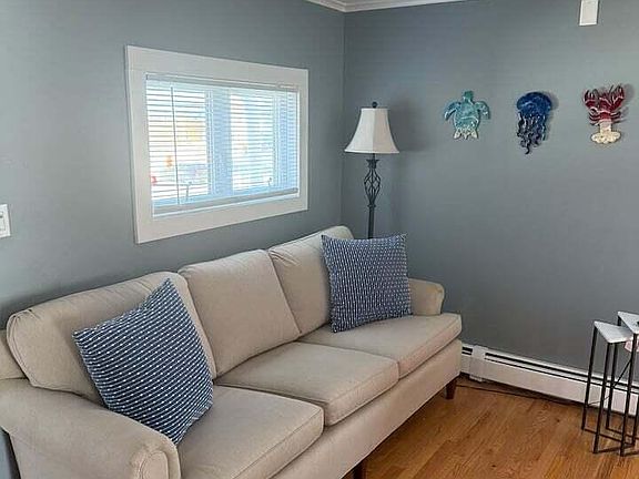5th image of 70 E Grand Avenue #114