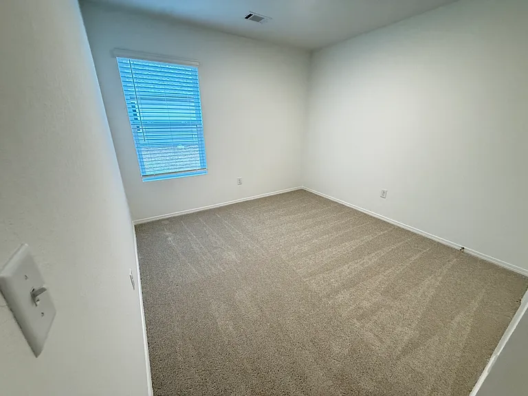 830 Gussy Ln #7 — Photo 10