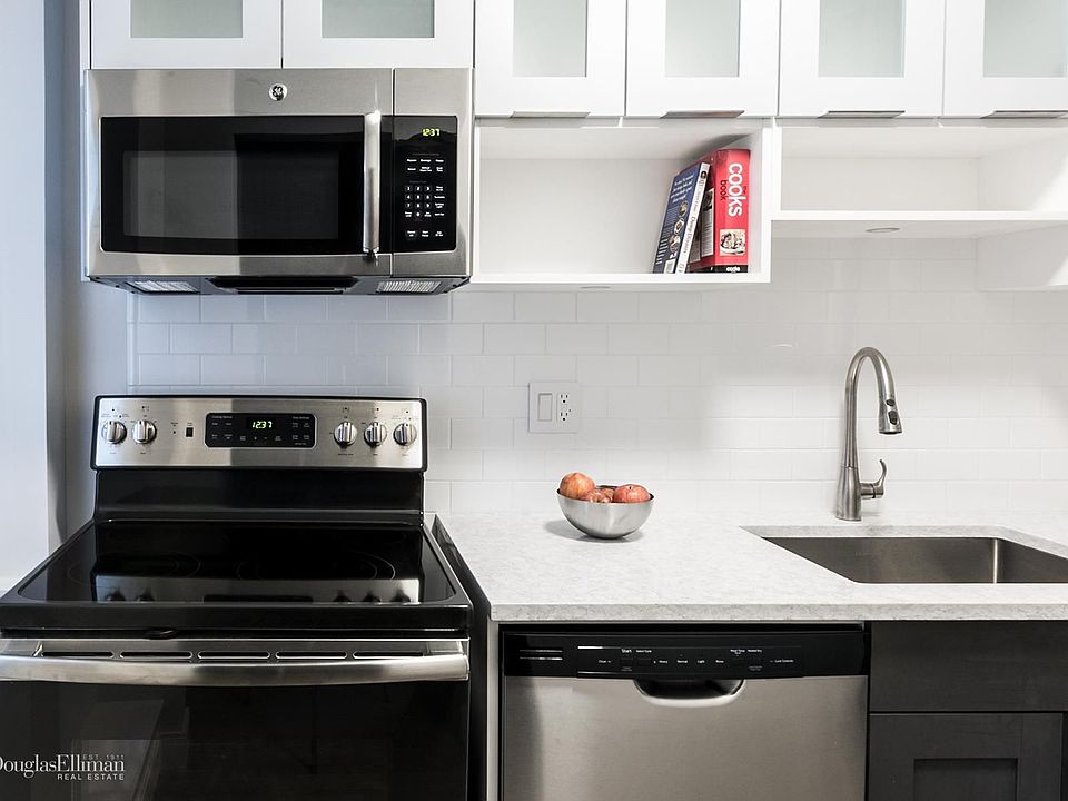 1st image of 50 W 34th St APT 21A9