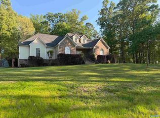 3553 Creek Path Rd, Guntersville, AL 35976
