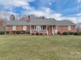 218 Countryside Rd, Kings Mountain, NC 28086