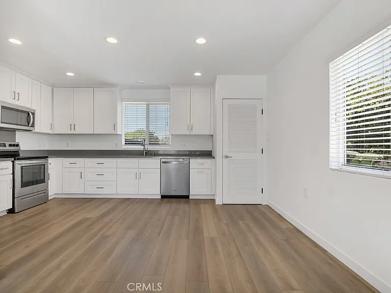 6650 Jumilla Ave — Photo 7