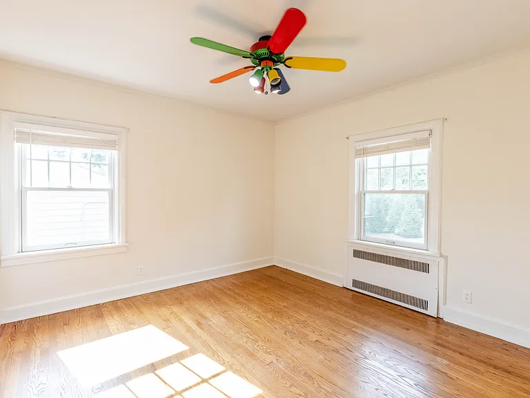 22 Serafin Pl — Photo 41