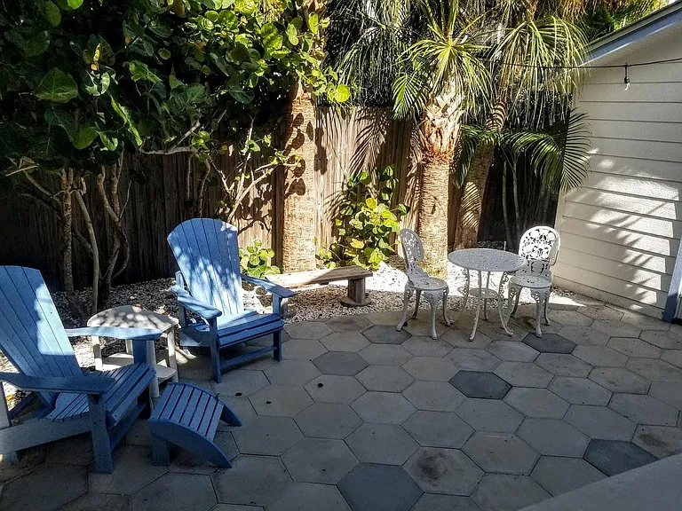105 6th Ave — Photo 47
