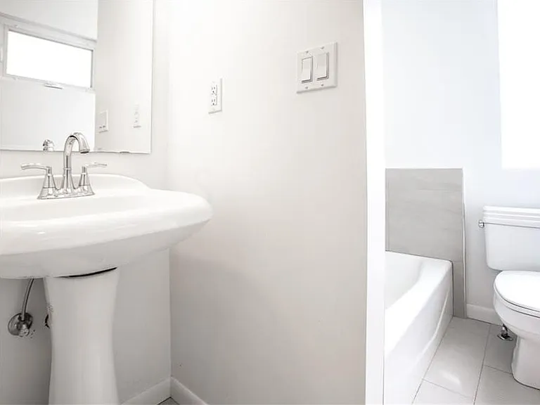 372 Lehigh Ave — Photo 15