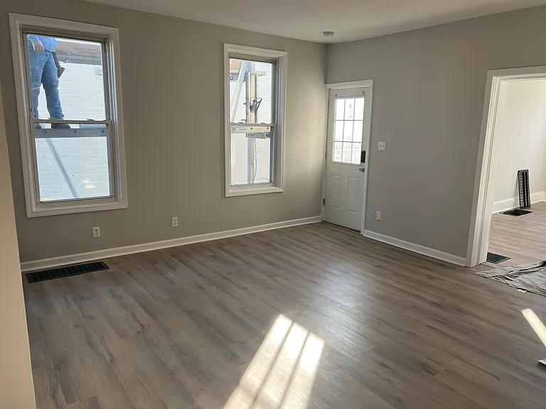 106 Gordon Ave — Photo 2