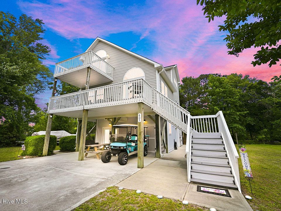 1st image of 805 Driftwood Drive