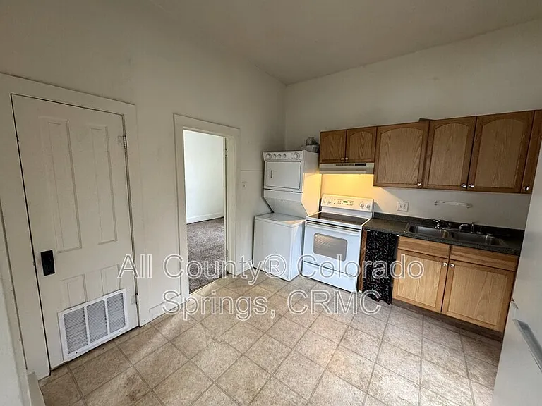 219 N 1st St — Photo 5
