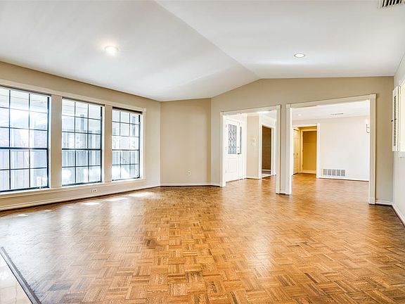 4th image of 6045 Hillcrest Ave #B3