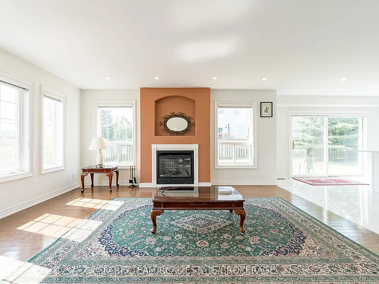 2 Vanessa Dr — Photo 10