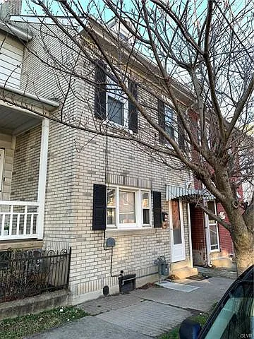 1009 Seneca St photo 1