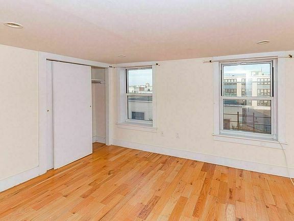 4th image of 191 Troutman St #3RIGHT