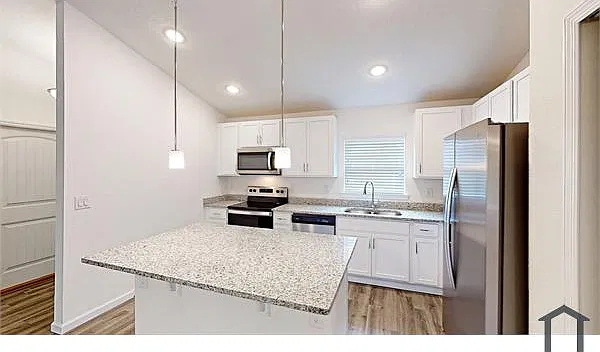 3 bed, 1500 sqft, $1,895 — Photo 3