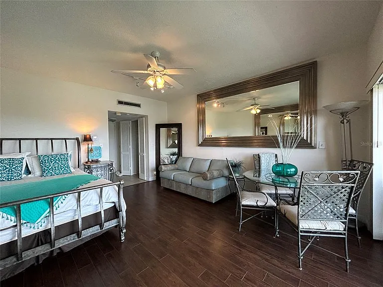 880 Mandalay Ave #604 — Photo 43