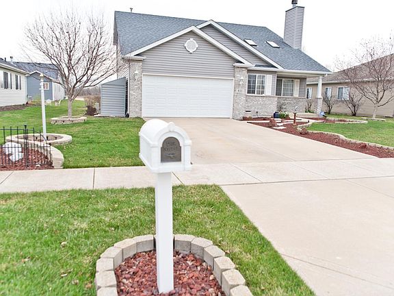 4th image of 811 Blackhawk Dr