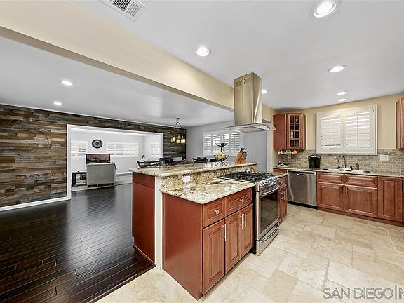4th image of 6323 Lake Arago Ave