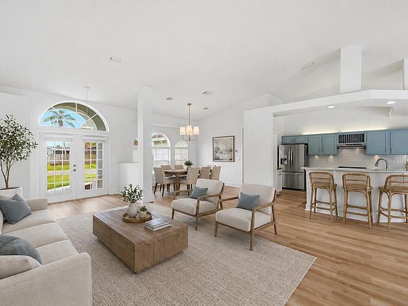 2nd image of 809 SE Lansdowne Avenue