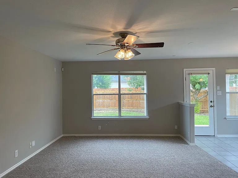 217 Roadrunner Ave — Photo 7