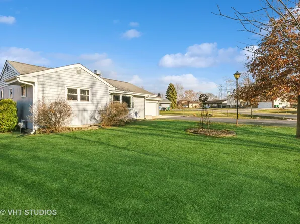 25430 W Park Ct, Lake Villa, IL 60046