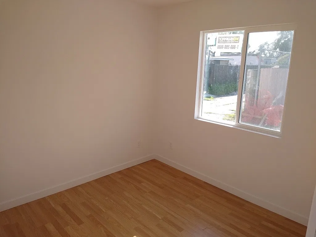 6659 7th Ave - 6657 — Photo 3