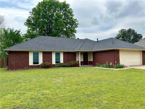 1001 Fairview Ln, Greenwood, AR 72936