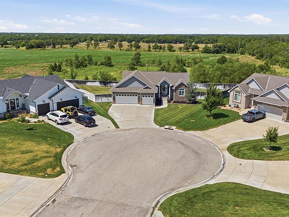 2nd image of 2741 N Bluestone Cir