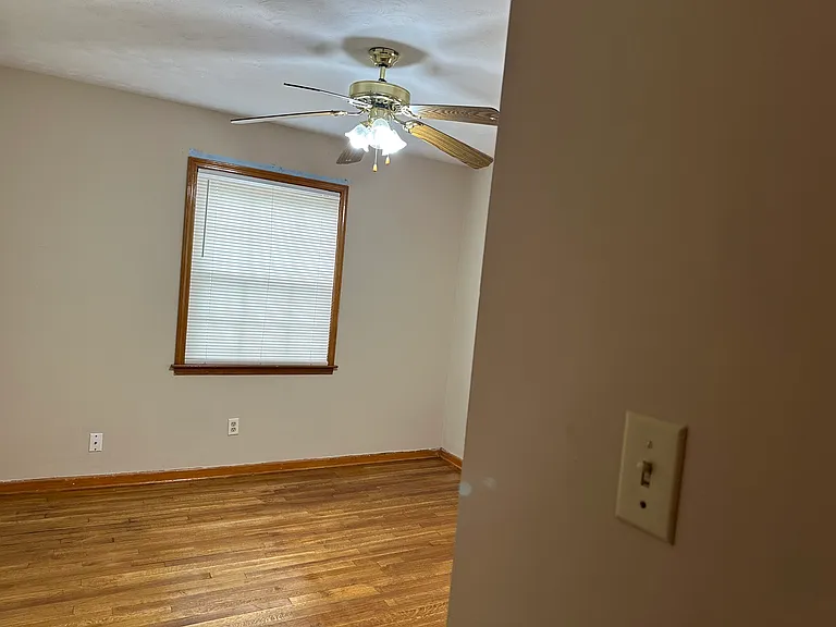 4697 Wooddale Ave — Photo 27