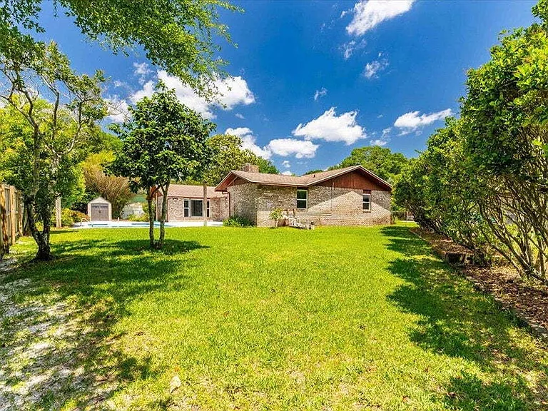 8 Stafford Cir — Photo 43