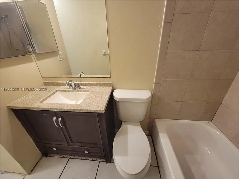 307 S Ocean Dr #B — Photo 9