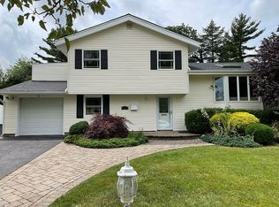 7 Putnam Ave, Jericho, NY 11753