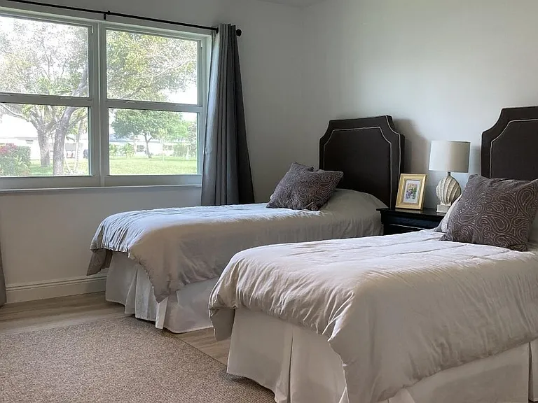 1155 S Drive Cir #A — Photo 18