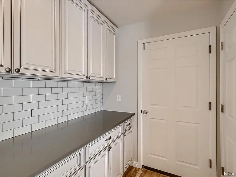 2402 S Quartz St — Photo 7