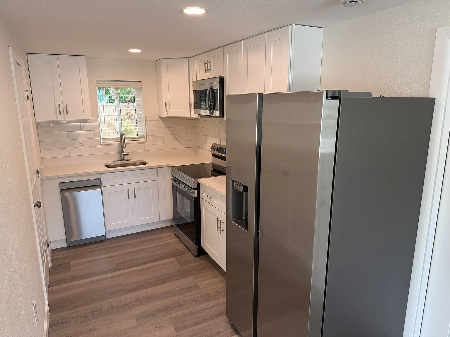 Studio, 364 sqft, $1,695 — Photo 4