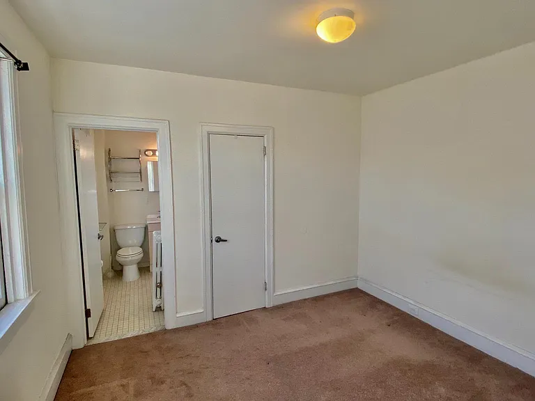 332-34 S 17th St #3B — Photo 9
