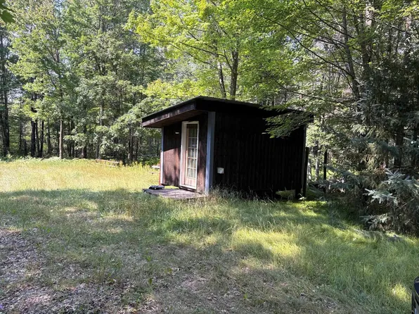 W13470 Eagle River Rd, Silver Cliff, WI 54104