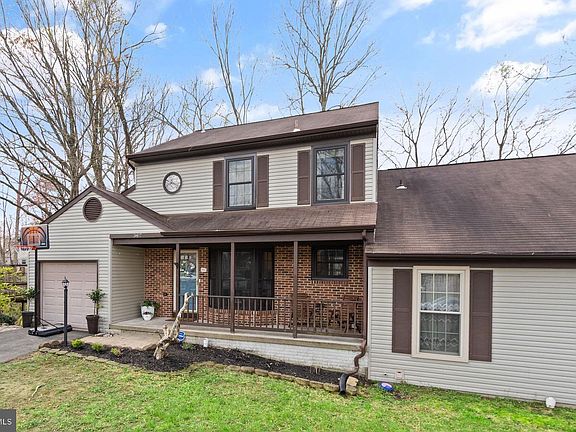 2nd image of 3417 Fort Lyon Dr