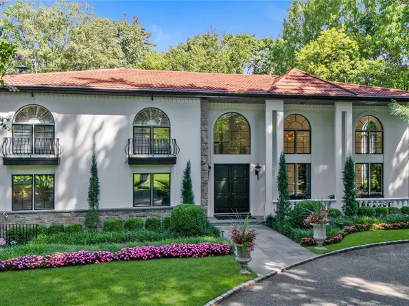 9 Hilldale Lane, Sands Point, NY 11050