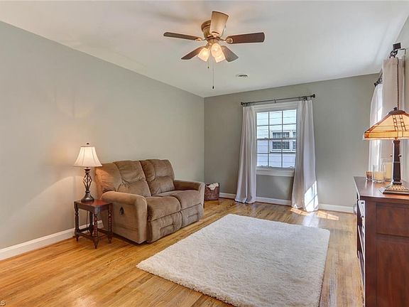 2nd image of 2705 Robin Hood Dr